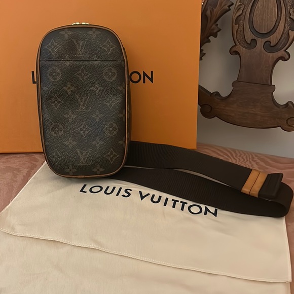 Louis Vuitton Handbags - Authentic Louis Vuitton Monogram Pochette Ganju Grange Body Bag Waist Belt Bag